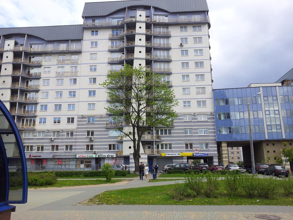 Апартаменты Независимости 168-2 Minsk Quarto foto
